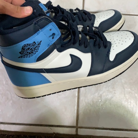 These are air Jordan 1s obsidians originally go for 505 on StockX